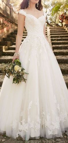 1696876128_Lace-wedding-dresses.jpg