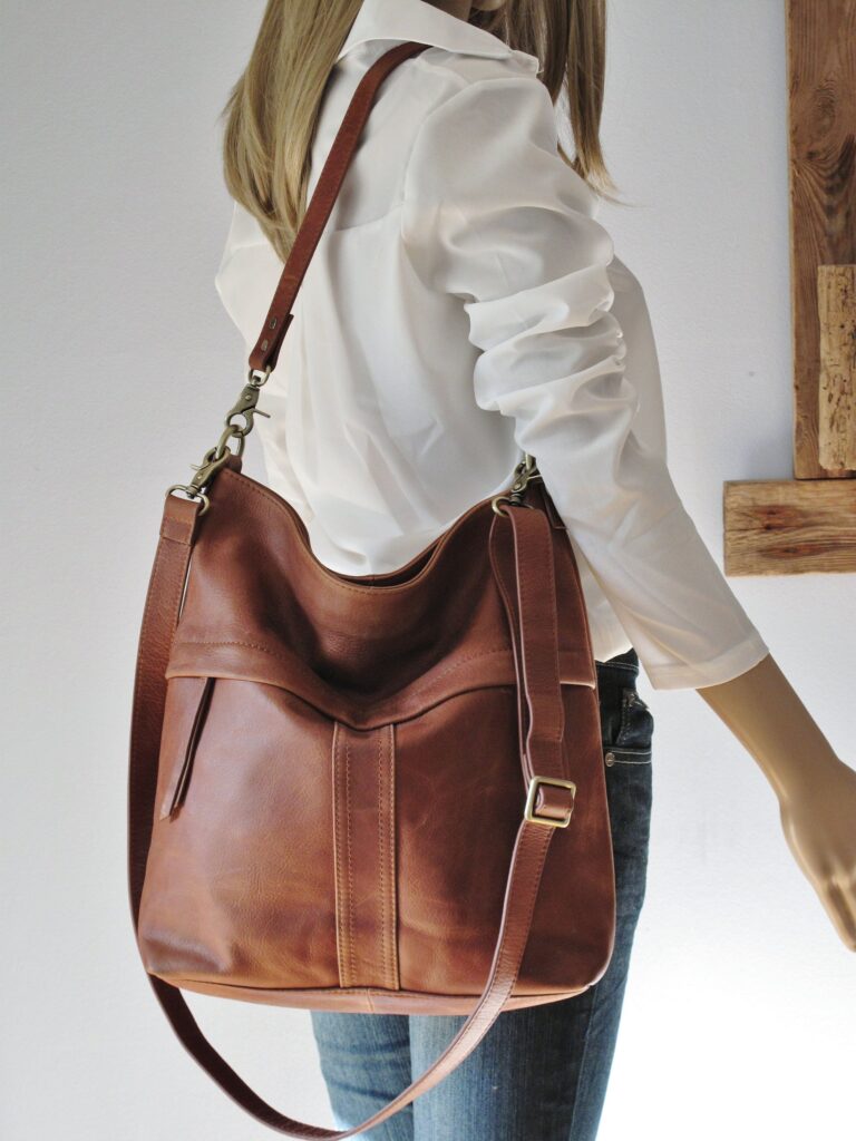 1696876252_Leather-purses.jpg