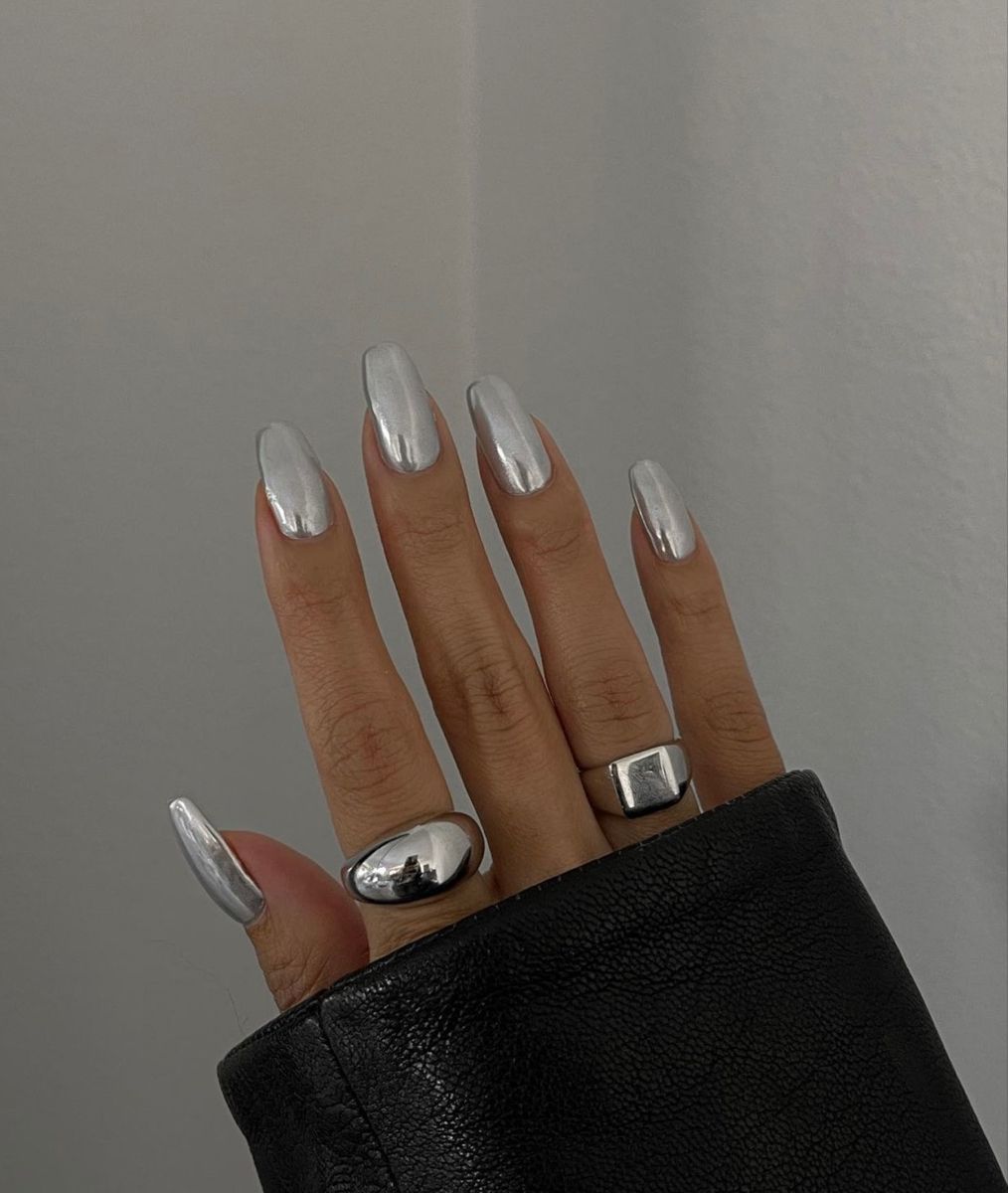 Bold and Ultra Chic Metallic Nails