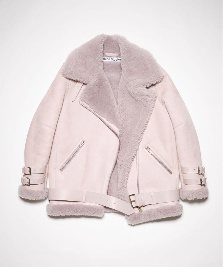 Style Spotlight: How to Wear a Pink
Jacket Like a Fashion Pro
