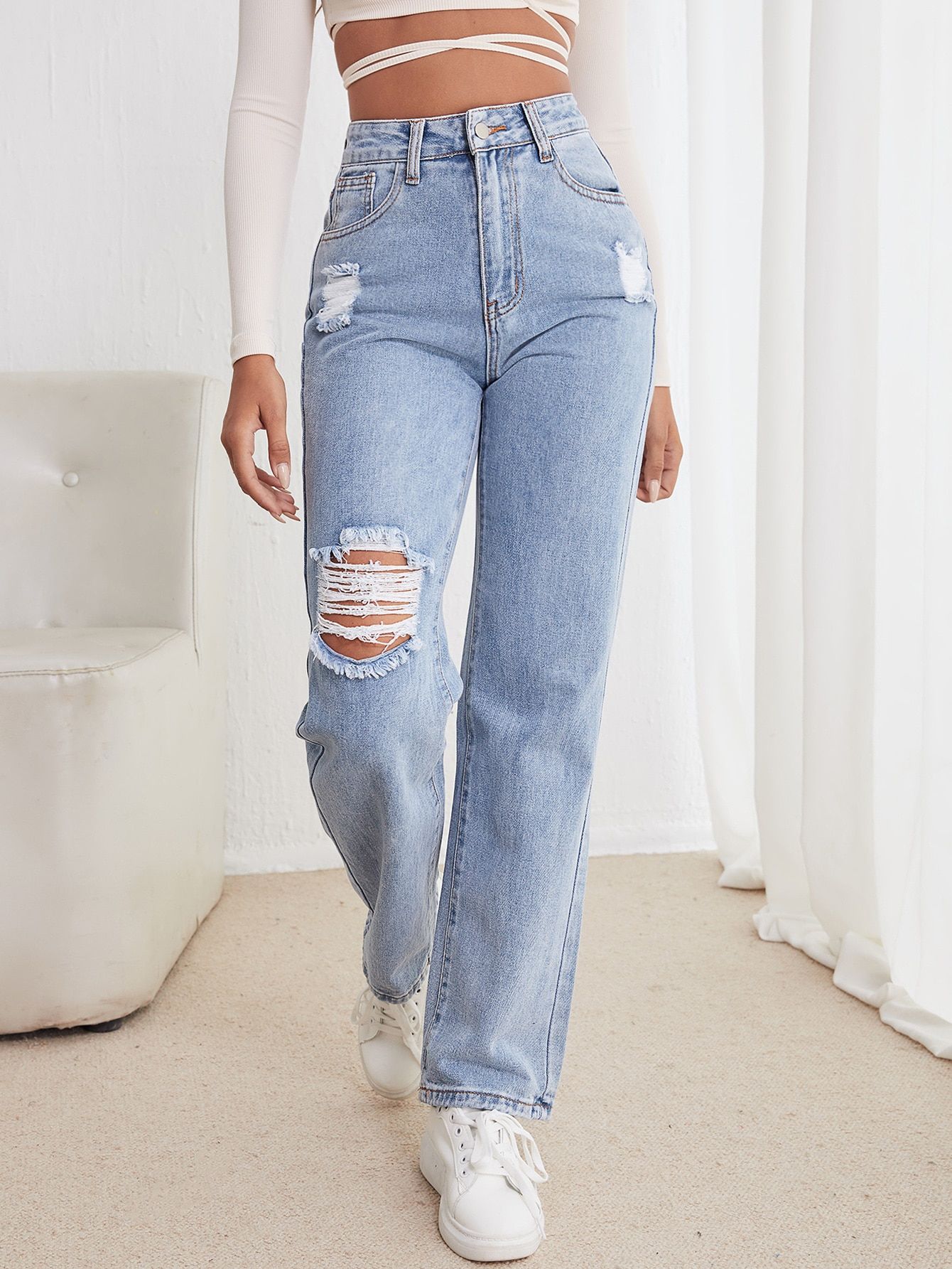 Ripped Jeans For Women: Necessity Of Each
Women