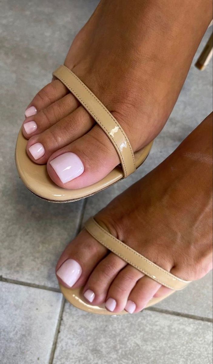 Fun and Festive Summer Toe Nail Ideas for
Your Next Pedicure