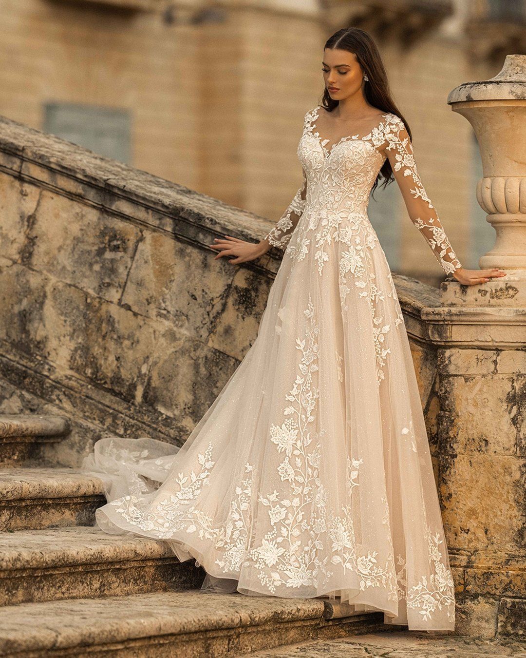 Beautiful dress for the beautiful day
with perfect dress material: vintage lace wedding dresses