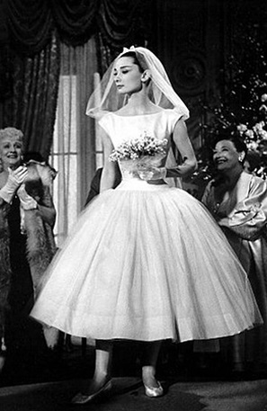 Choose 1950s wedding dresses for antique
and elegant look