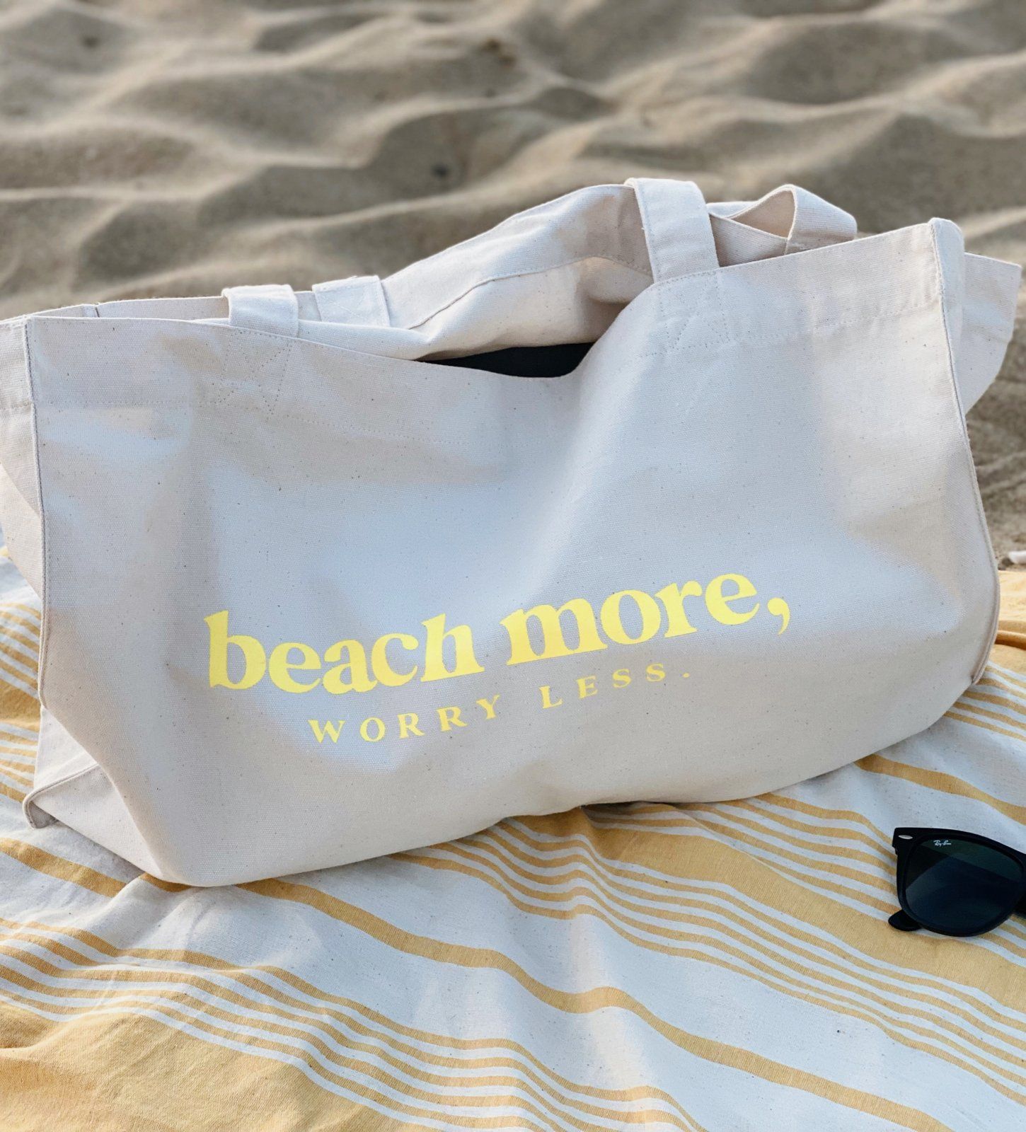 Buy stylish and comfortable Beach totes