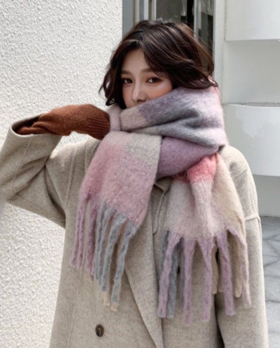 Winter Wardrobe Must-Have: The Cashmere
Scarf