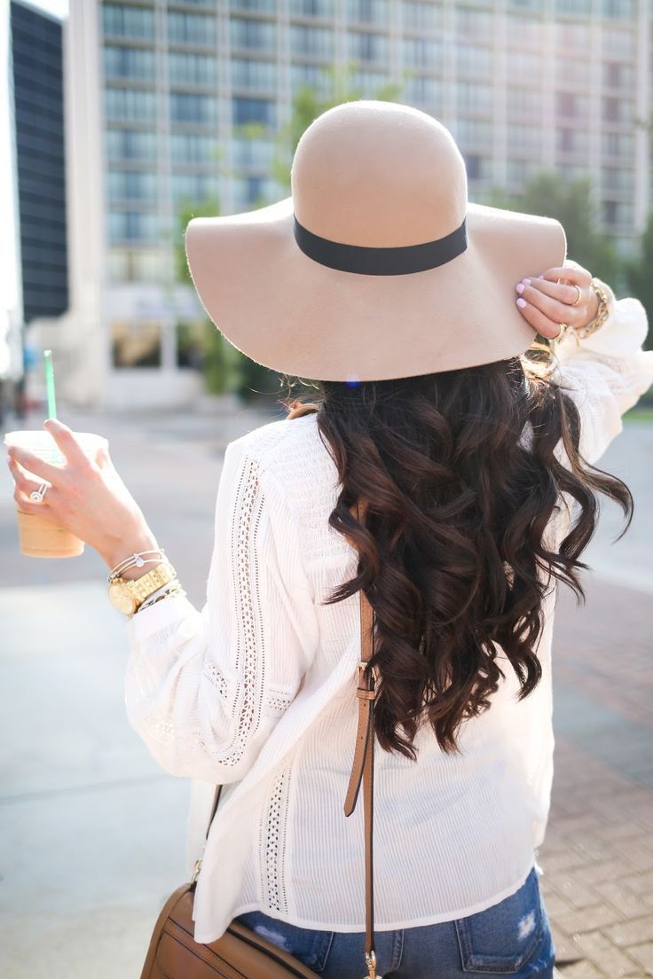 Choose colorful and stylish floppy hats
to enhance your personality