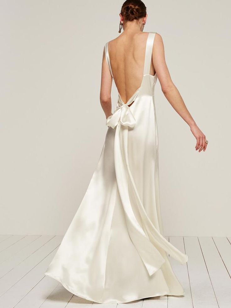 Get attractive and trendiest goods in
guest wedding dresses