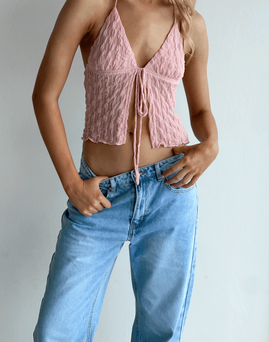 How to Style Halter Neck Tops for a
Flawless Look