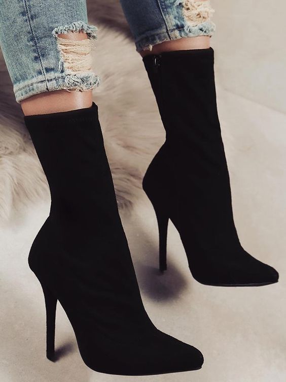 Style Ideas for Outfits with High Heel
Shoes and Booties