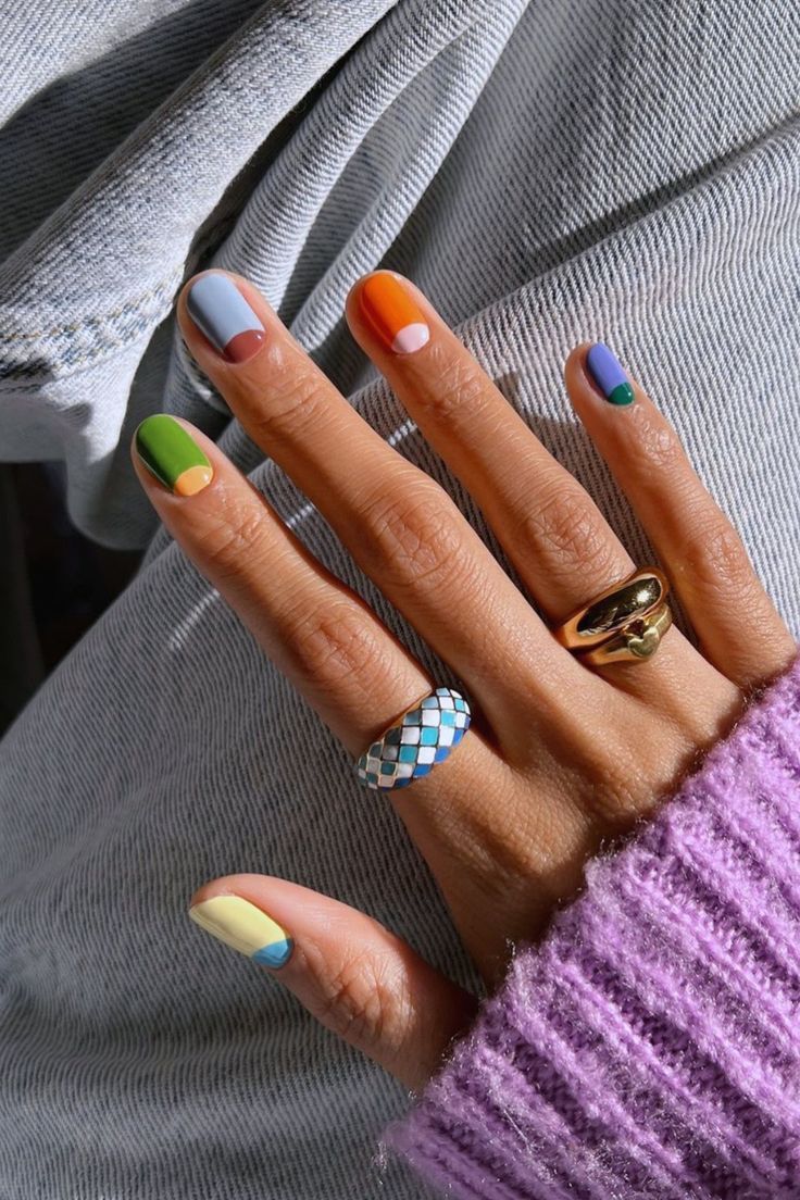 Sparkling Nail Art Ideas for Your Holiday
Parties