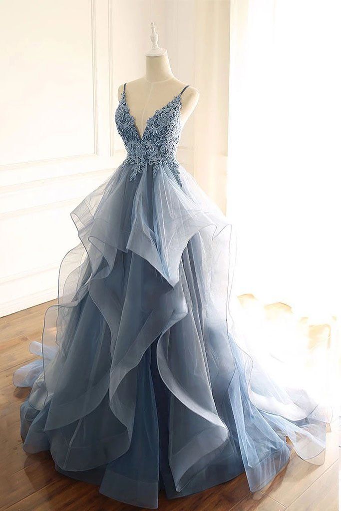 Trending Prom Gowns Styles of the Year