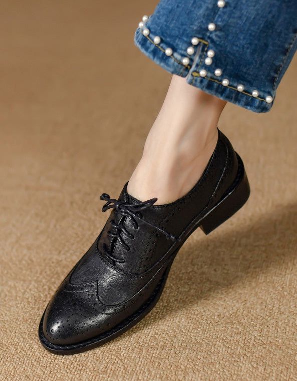 Why Oxford Shoes are a Staple in Every
Woman’s Wardrobe