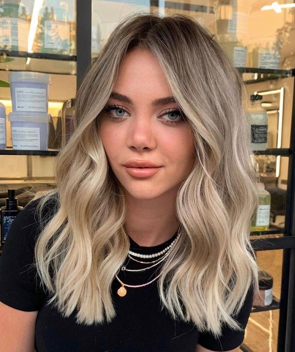 Flattering Blonde Balayage Hairstyle