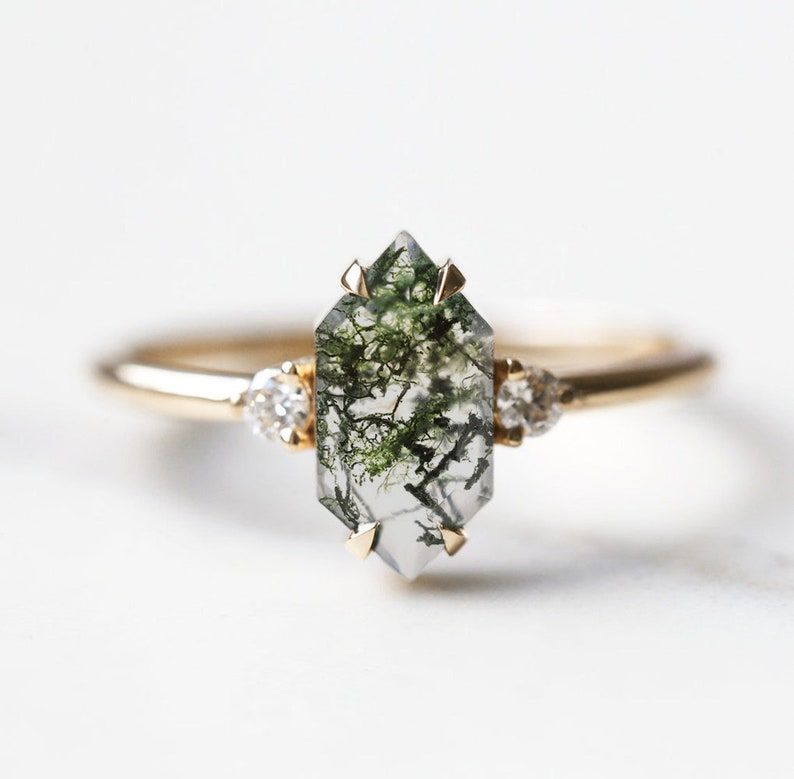 Trends in Engagement Rings for 2024