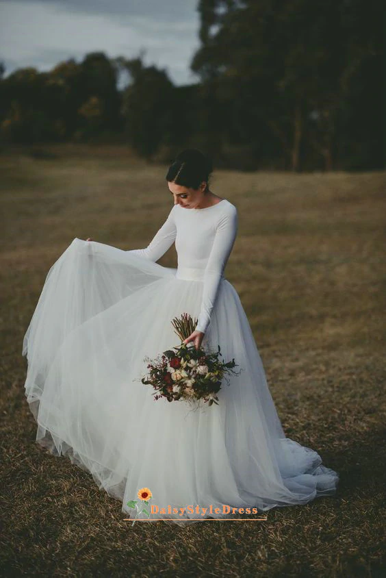 Choosing the Perfect Long-Sleeved Wedding
Dress