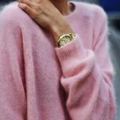 Stay Cozy and Chic in a Pretty Pink
Sweater: Effortlessly Chic and Feminine