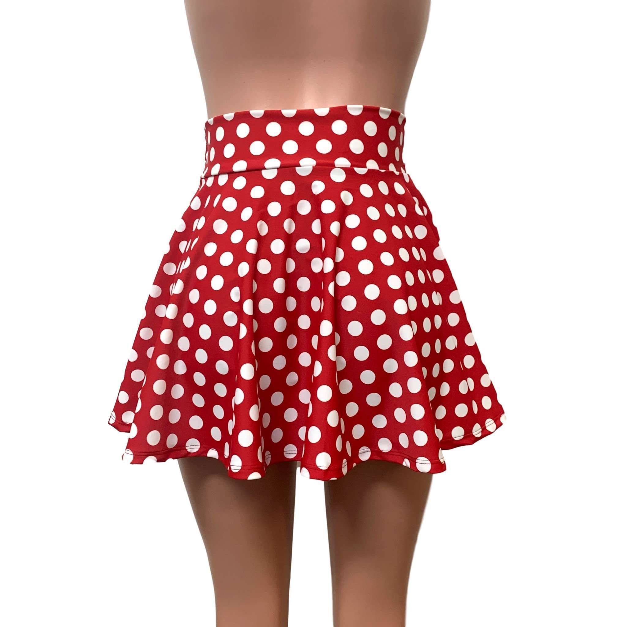 Accessorizing Your Red and White Polka
Dot Skirt