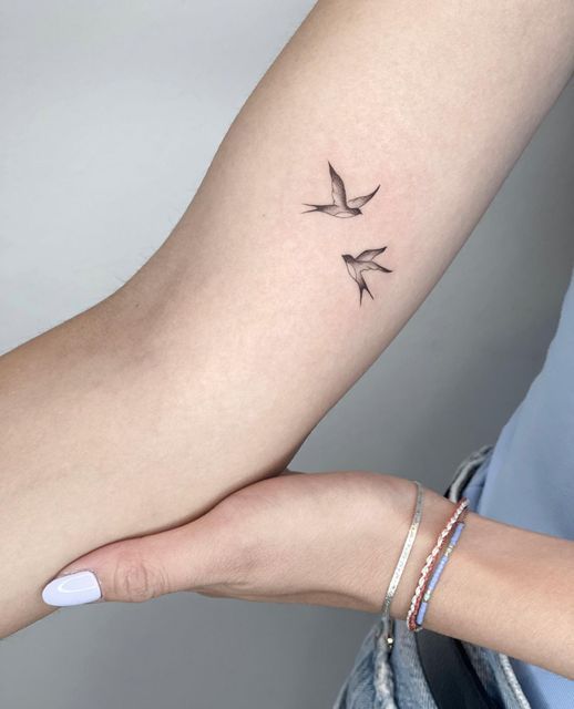 Small Bird Tattoos Designs