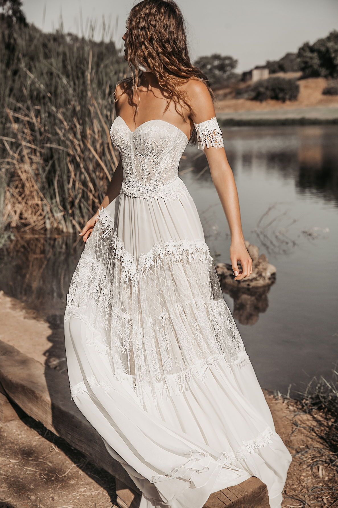 Say “I Do” in Style with
Elegant Wedding Gowns: Timeless Elegance for Every Bride