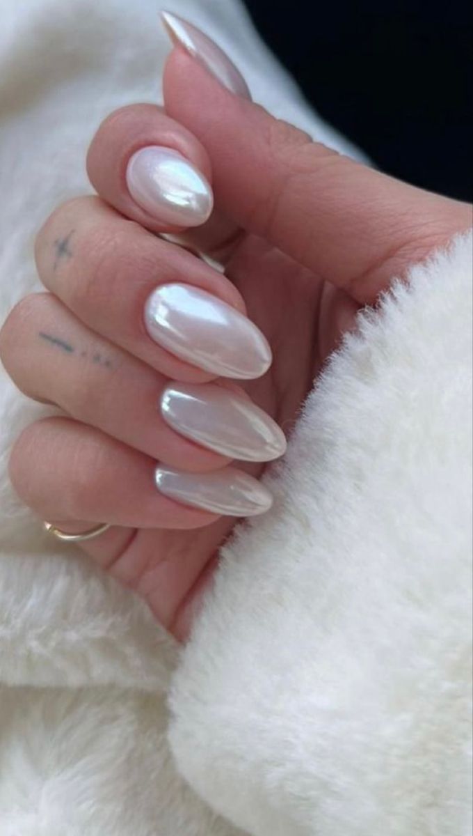 Trendy and Glamorous Prom Nail Art Ideas
