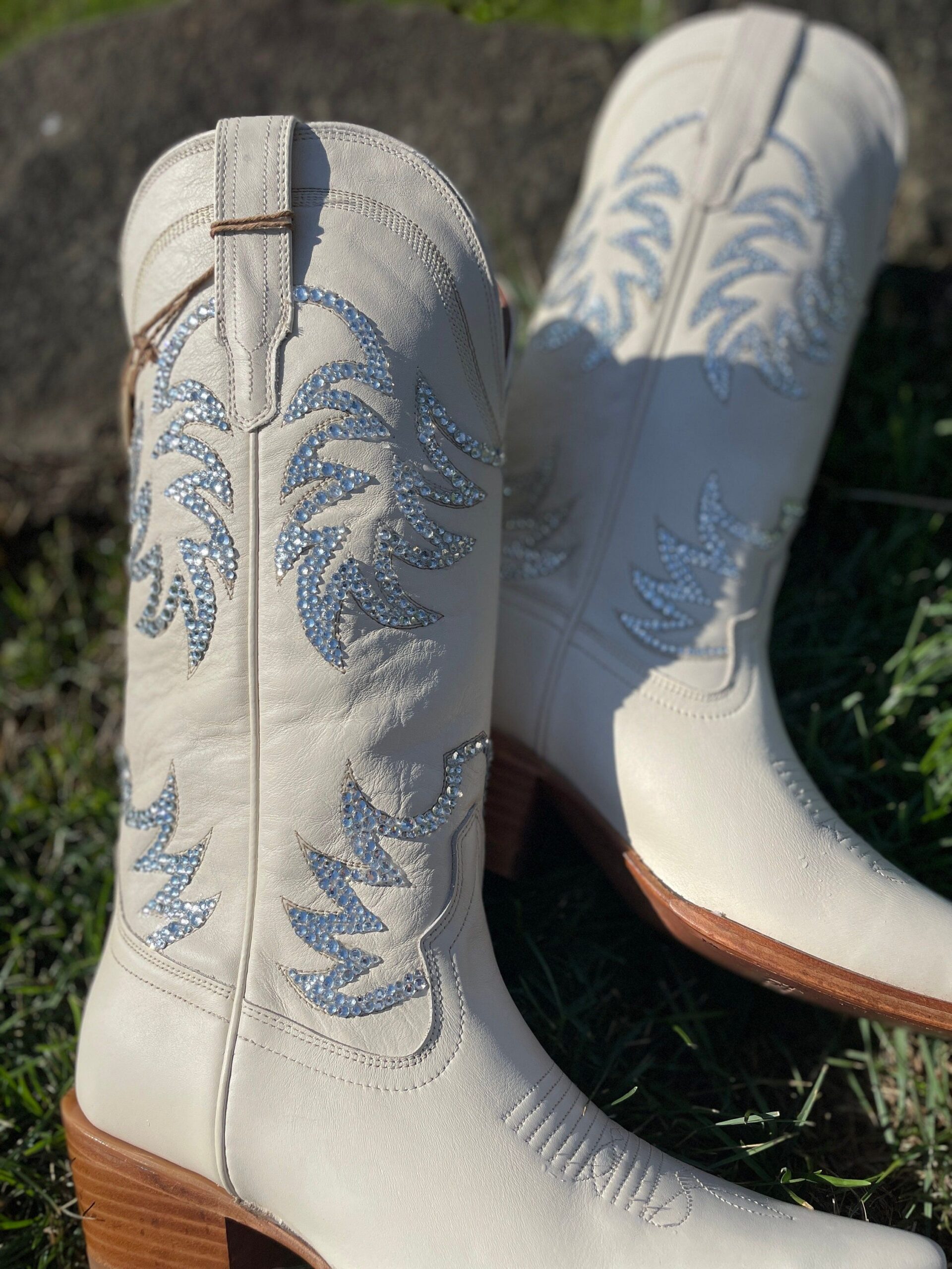 The Ultimate Guide to Women’s Cowboy
Boots: From Classic Styles to Modern Trends