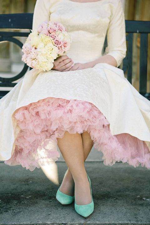 Choose 1950s wedding dresses for antique
and elegant look