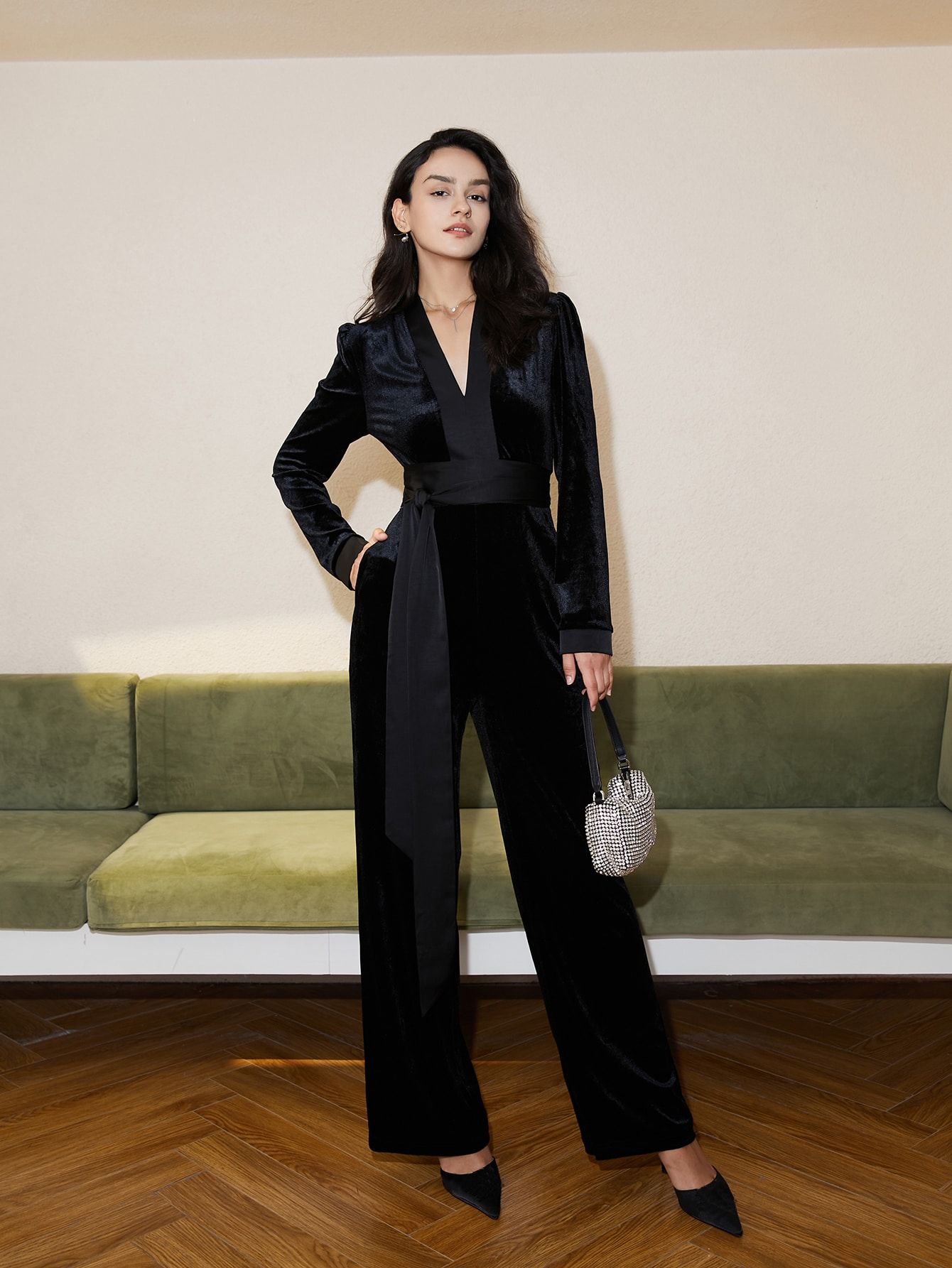 How to Rock a Black Long Sleeve Jumpsuit
like a Fashion Pro