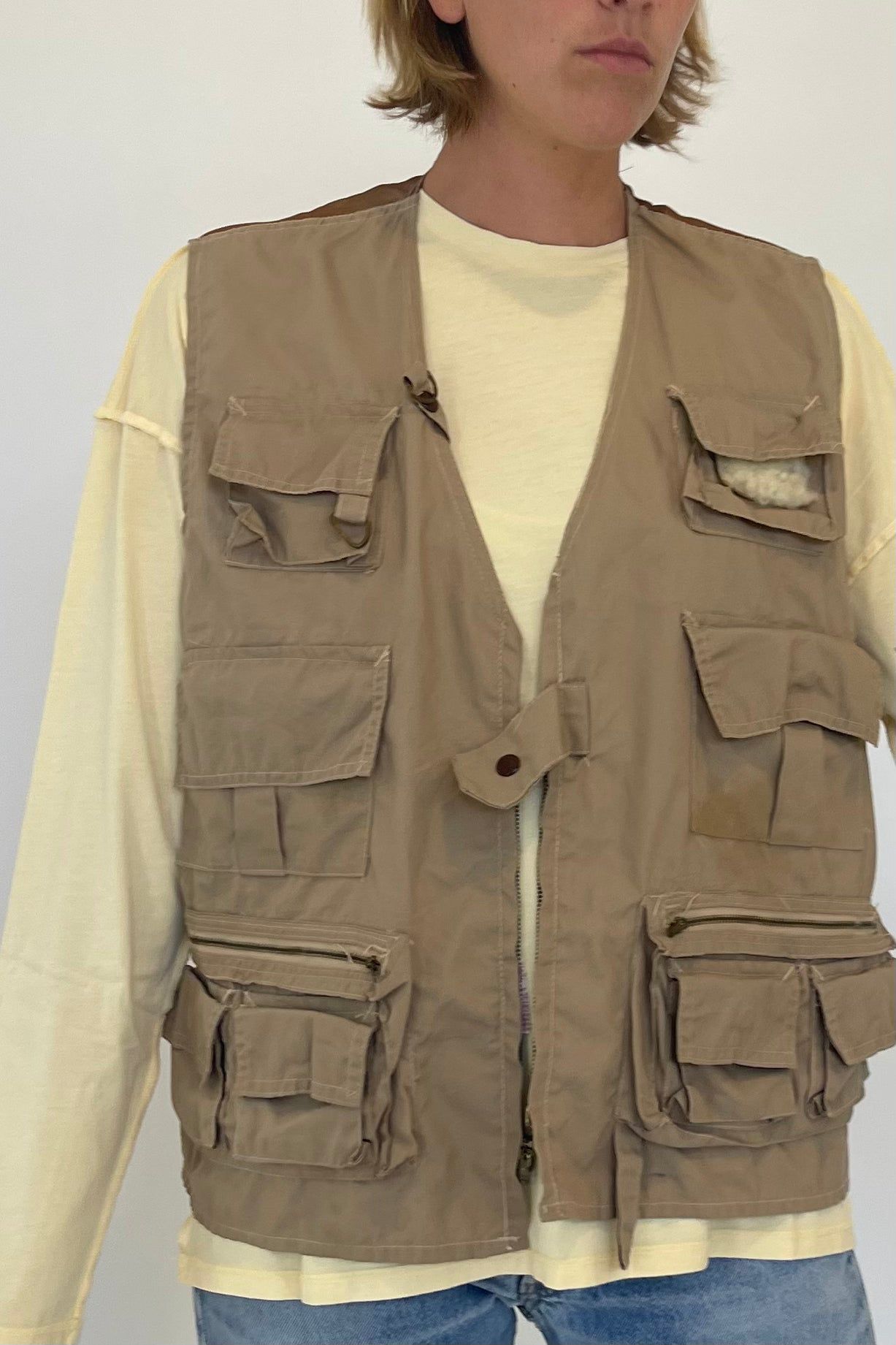 Get best design of fishing vest for you