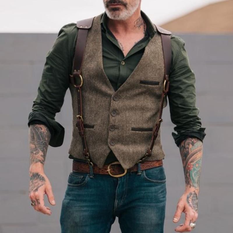 Rock the Look: How to Wear a Men’s
Leather Vest with Confidence and Style