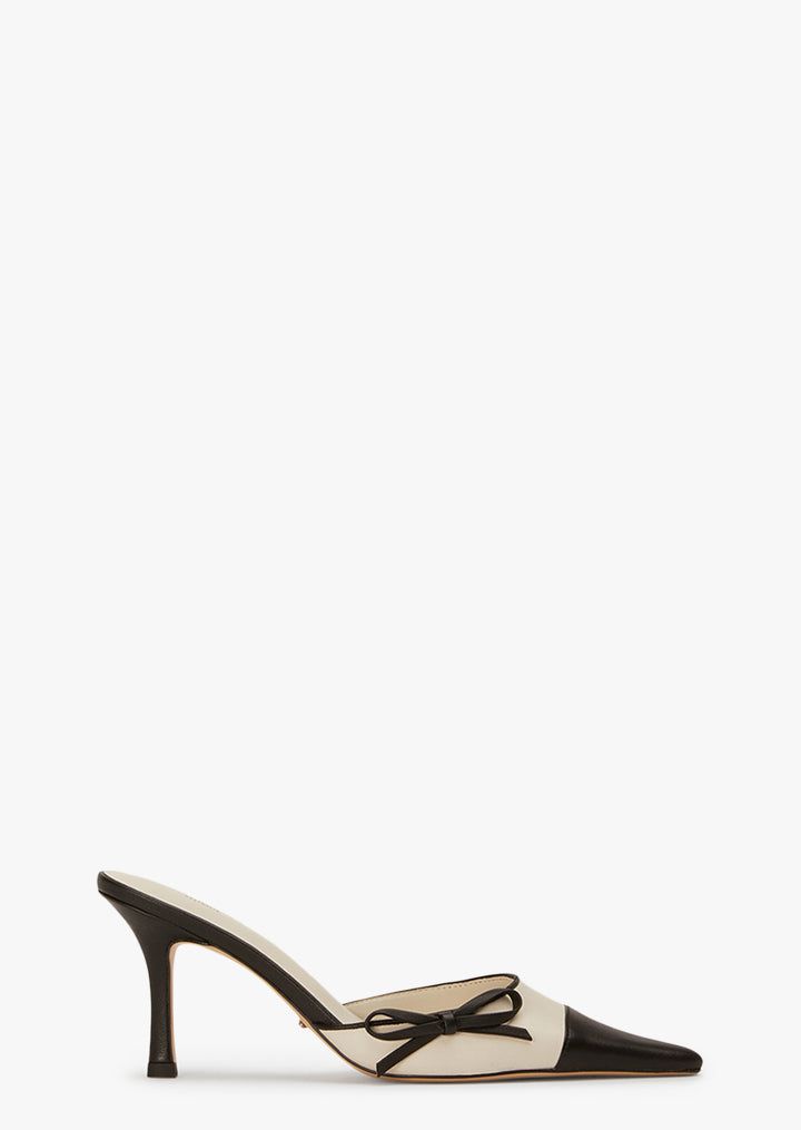 Boldly tip-toe your attitude with Pointed
Toe Pumps