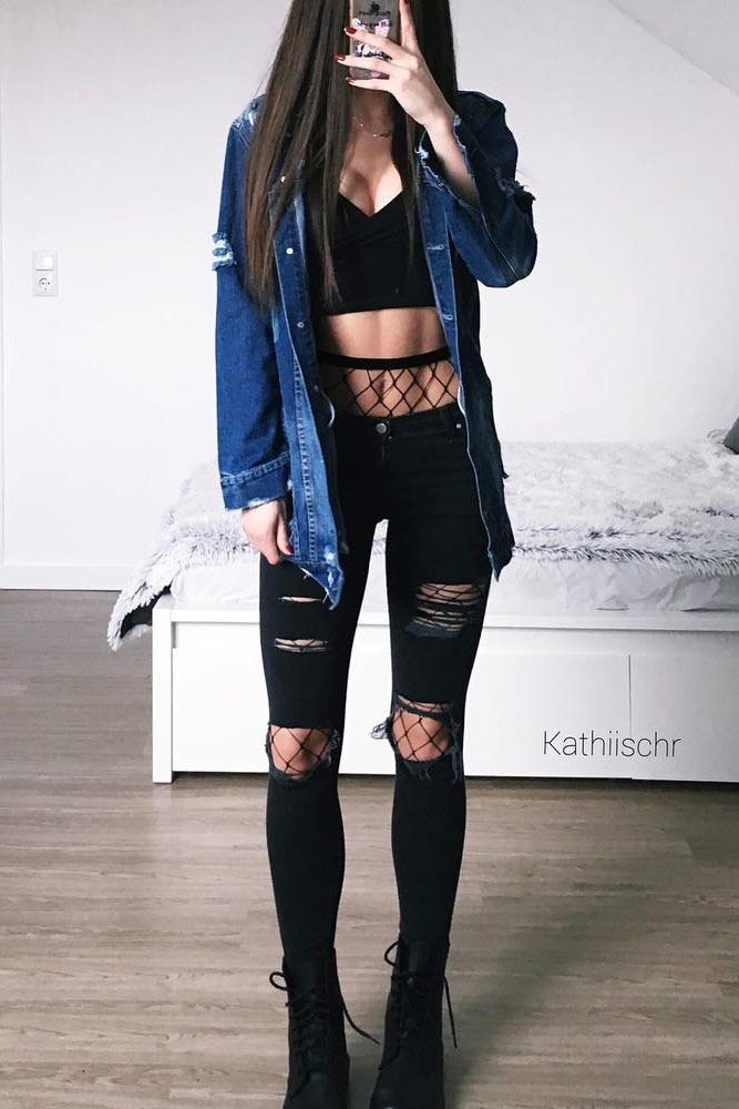 Ripped Jeans For Women: Necessity Of Each
Women