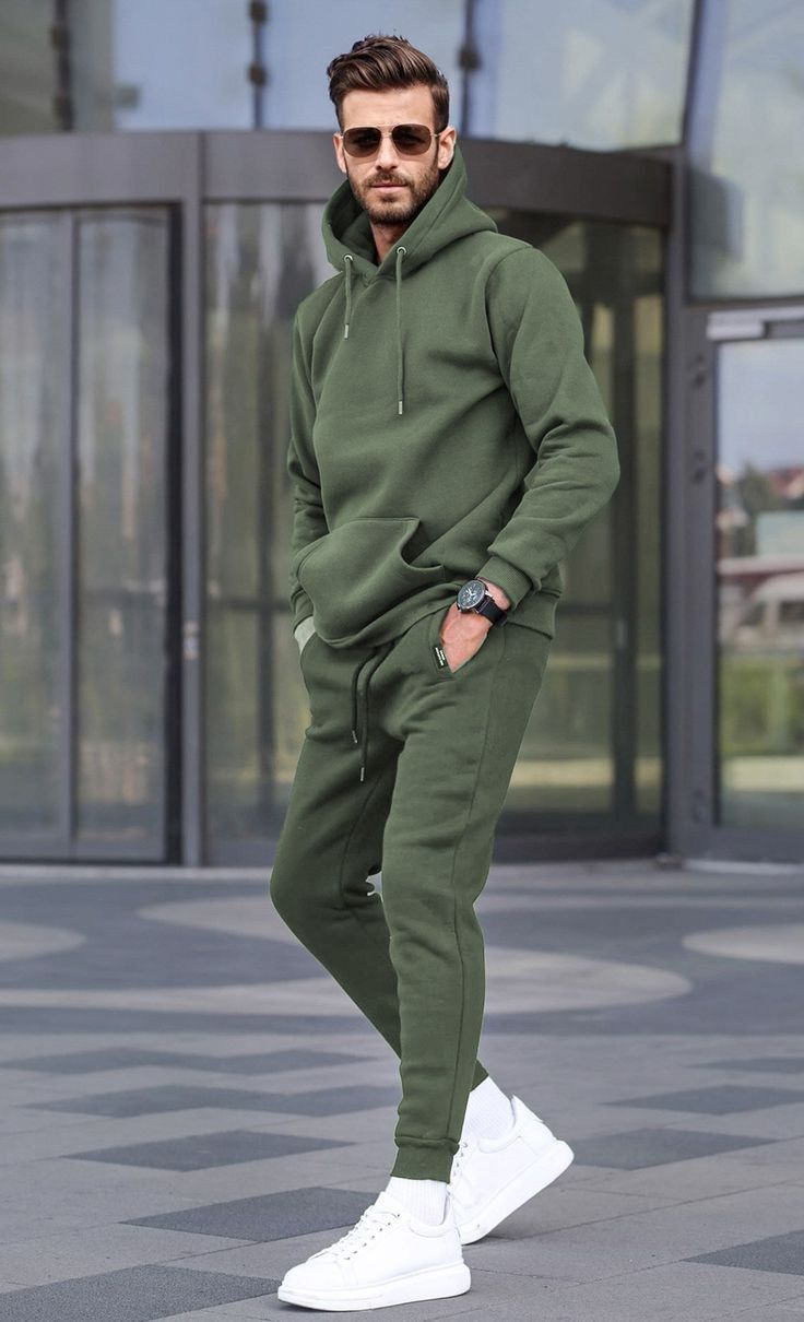 Fashion change the living lifestyle: go
for sweatpants for men
