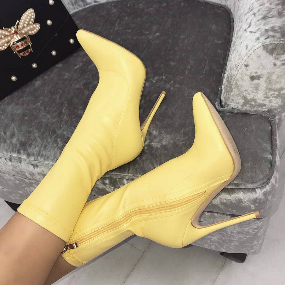 Fashionable and stylish look with yellow
shoes