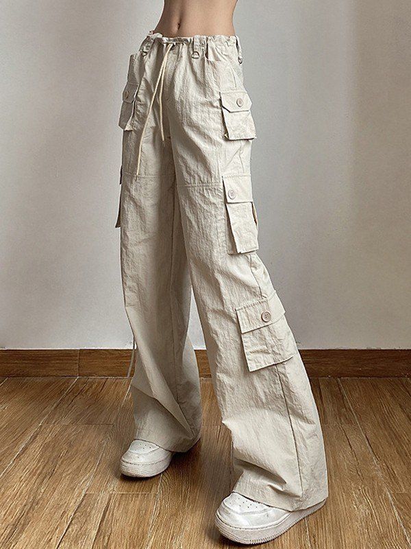 The Versatile Appeal of Cargo Pants: A
Style Staple for Any Wardrobe