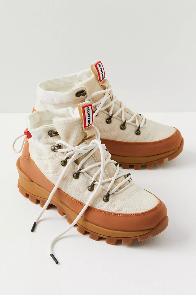 1696896140_hiking-boots.png