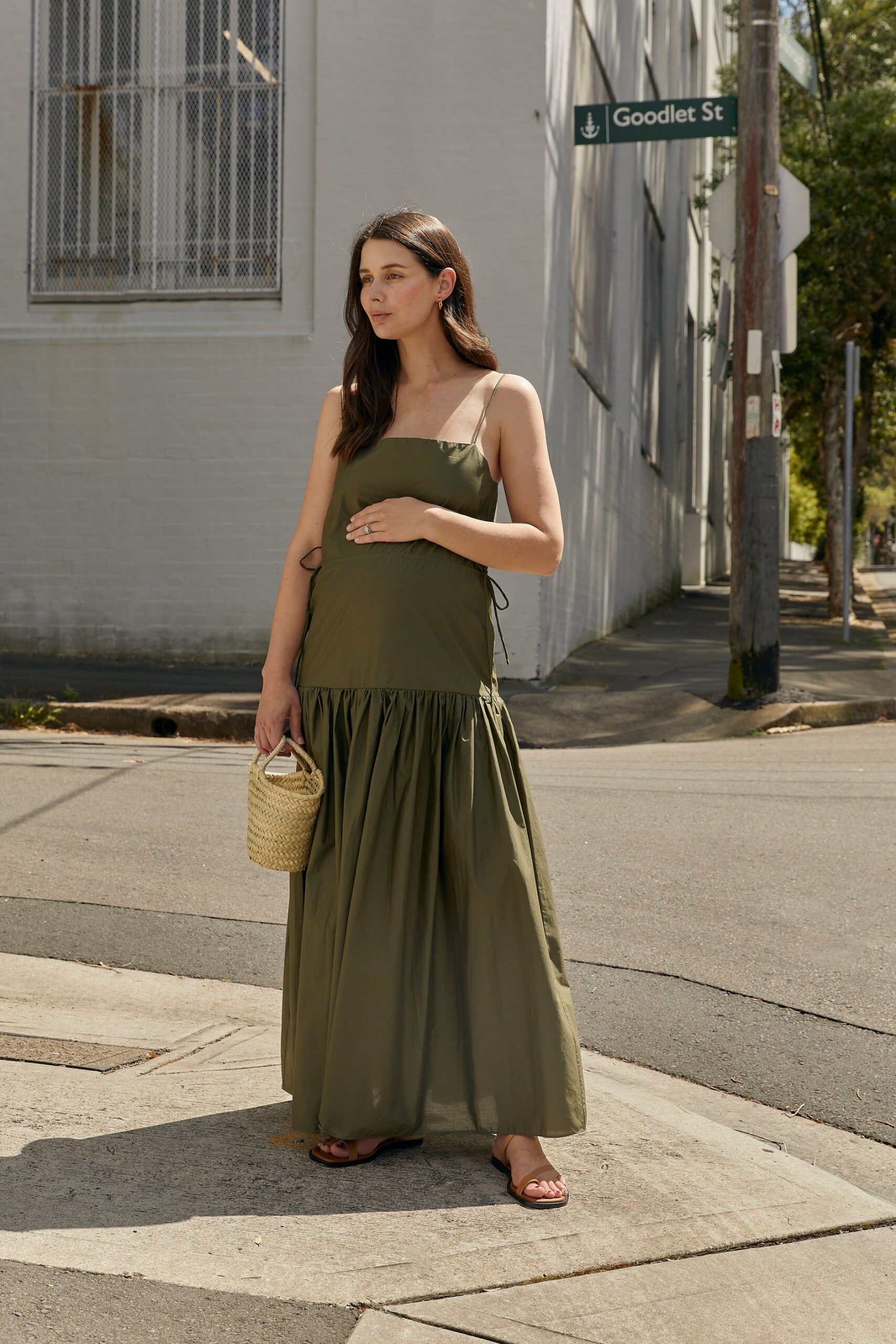 Stylish and Versatile: Maternity Wear
Must-Haves for the Modern Woman