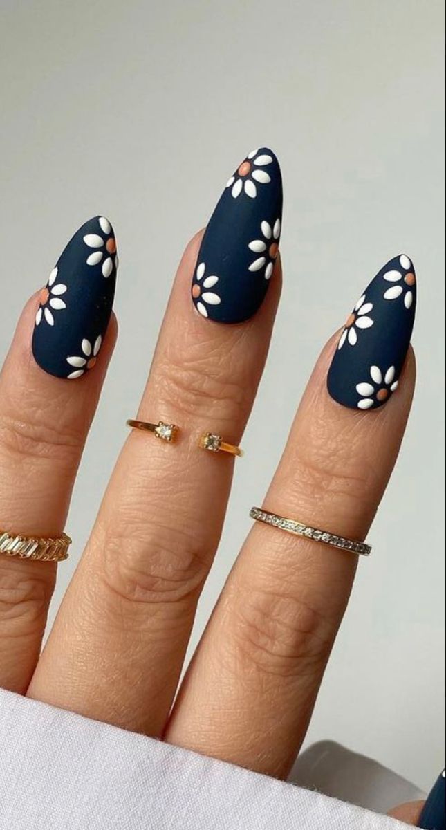 Beautiful Floral Nail Designs for Spring