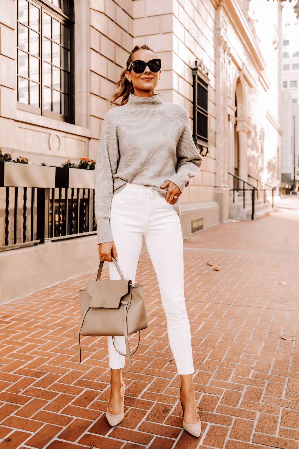 Make your unique style by wearing white
skinny jeans