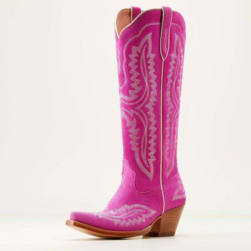 Step out in Style with Trendy Ariat Boots
for Women: Fashionable Footwear with Western Flair