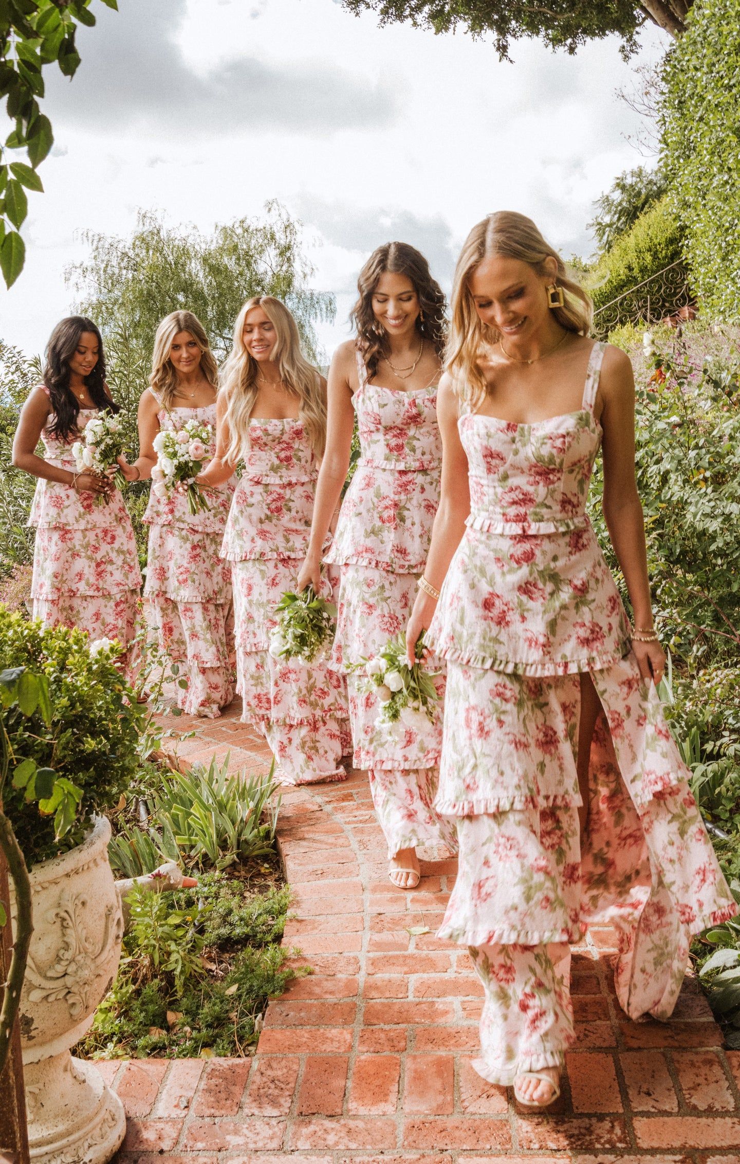 The Ultimate Guide to Choosing the
Perfect Bridesmaid Dresses