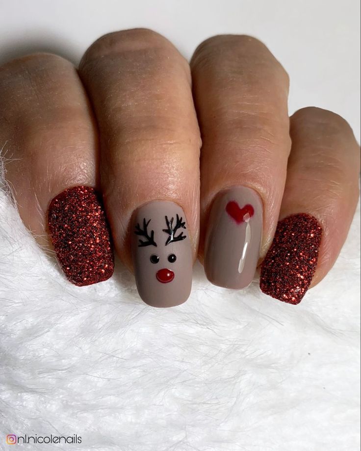 1696898831_Christmas-Nail-Art.jpg