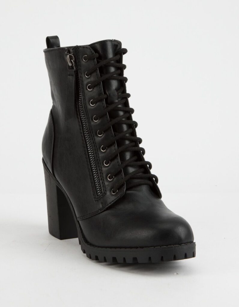 1696899767_high-heel-boots.jpg