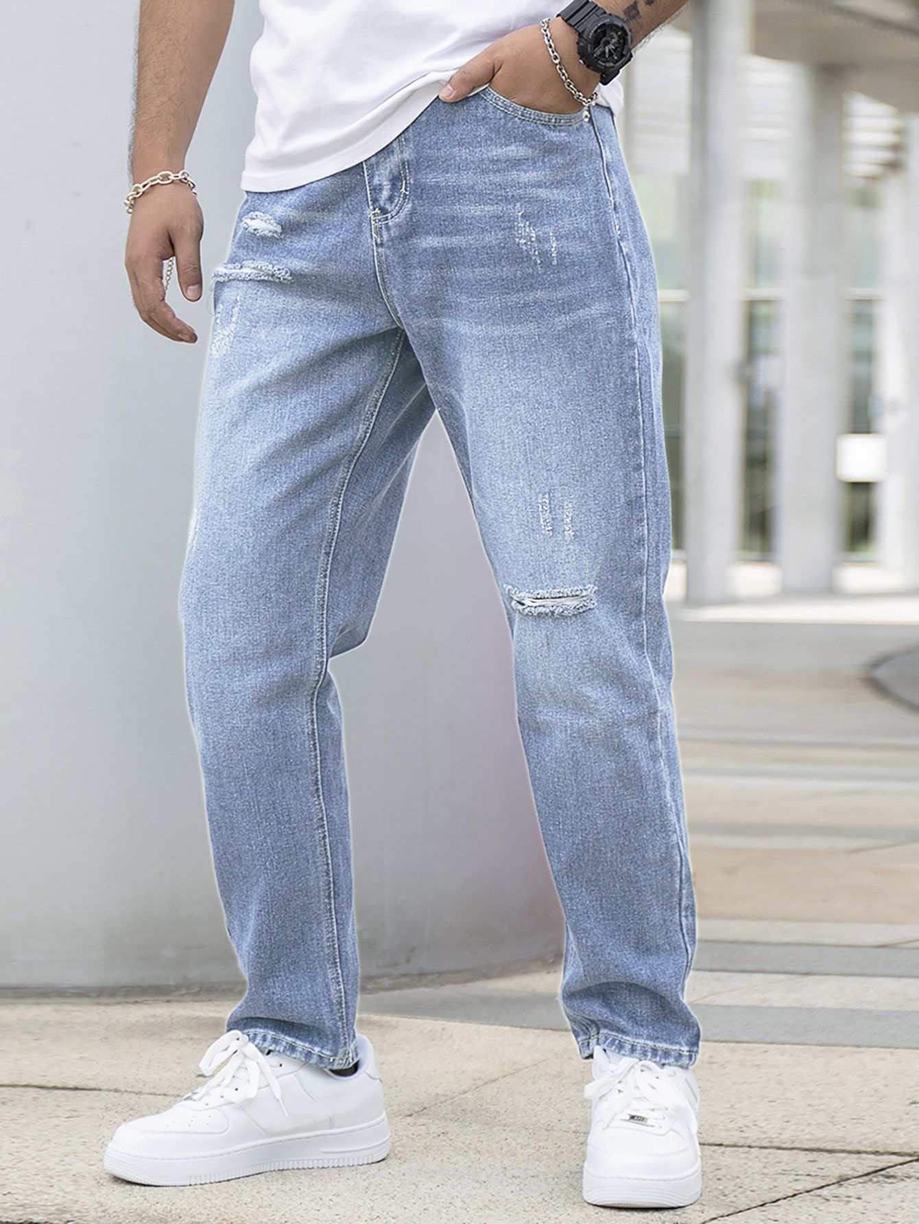 Breaking the Rules: How Men’s Ripped
Jeans Have Revolutionized Fashion