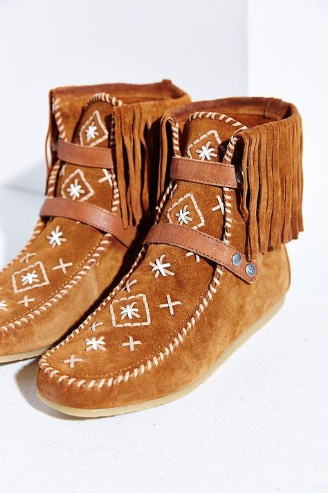 How to look good in Moccasin boots