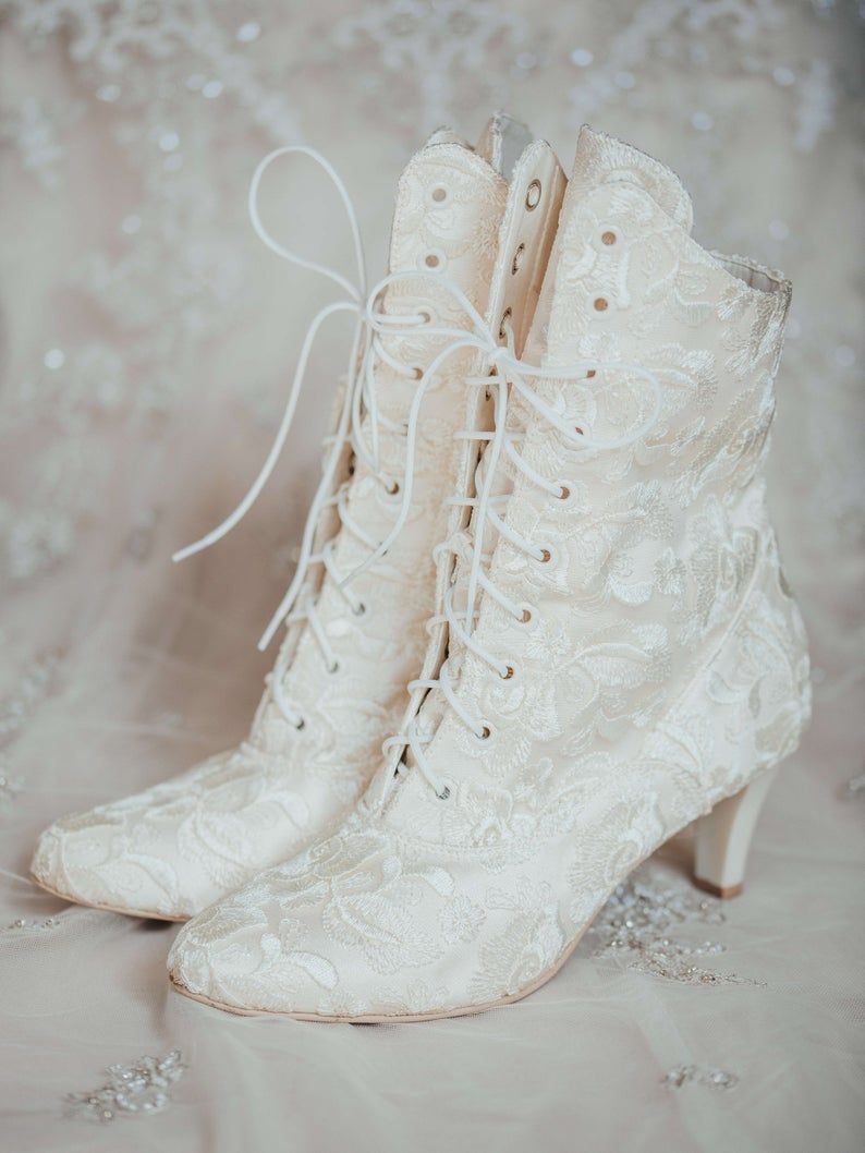 Designer wedding boots in different
styles for making the day perfect