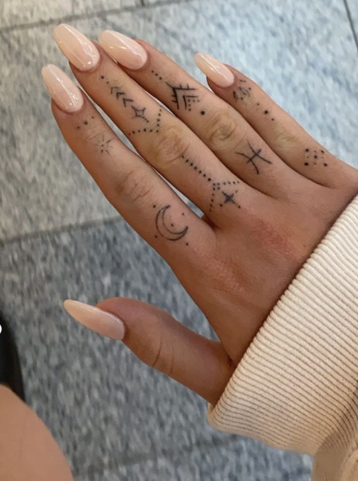 Hand-Tattoos-For-Women.jpg