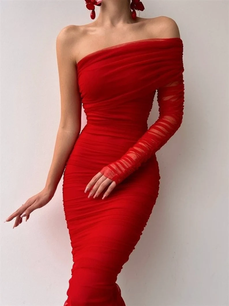 The Allure of Red: Stunning Cocktail
Dresses for Every Occasion
