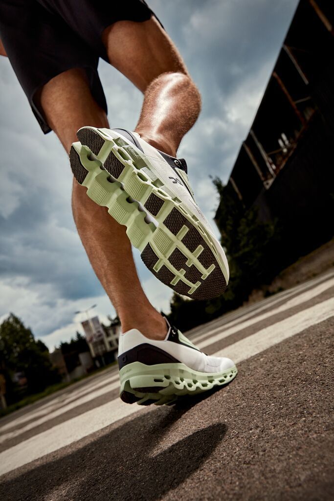 Running Shoes For Men: Must For Athletes