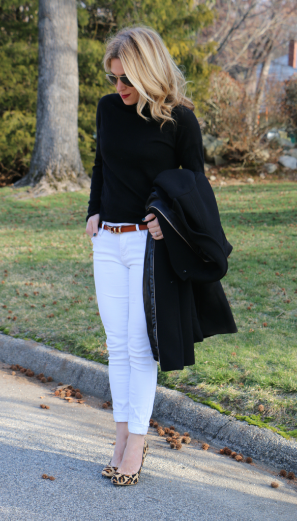 Look Chic and Sophisticated in Stylish
White Jeans Outfits: Effortlessly Cool and Versatile